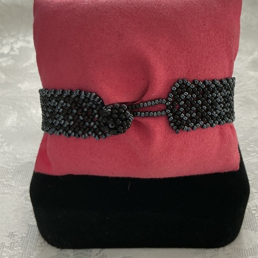 Black and Dark Gray Seed Bead Bracelet - Picture 3 of 4